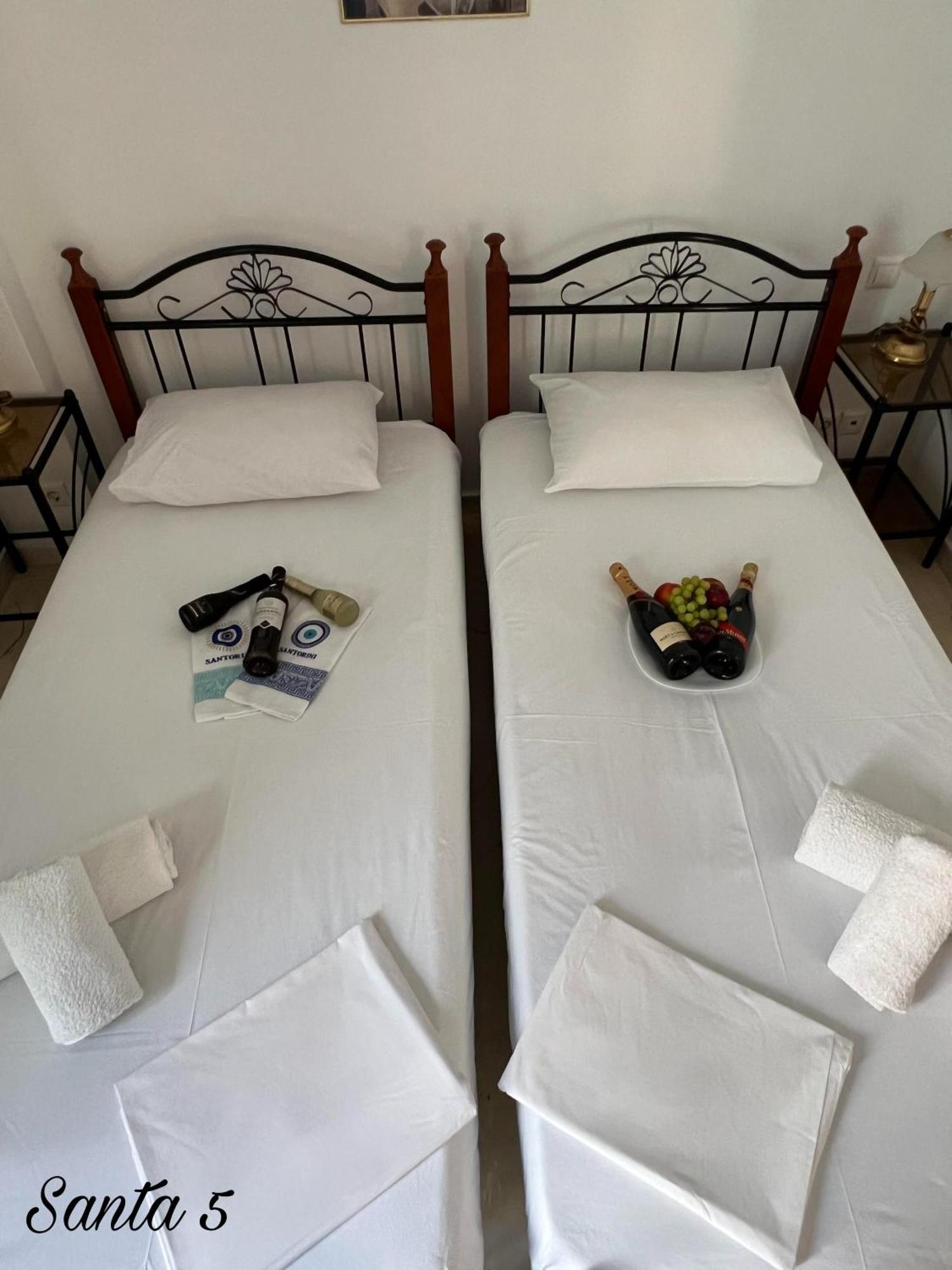 Santa Magia Otel Kamári Oda fotoğraf